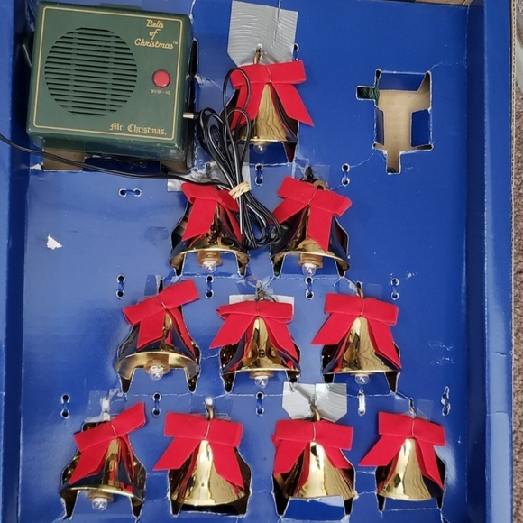 Vintage 1990's Bells of Christmas - Picture 3 of 3